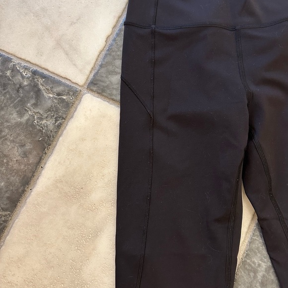 lululemon Black 7/8 leggings - Picture 6 of 7